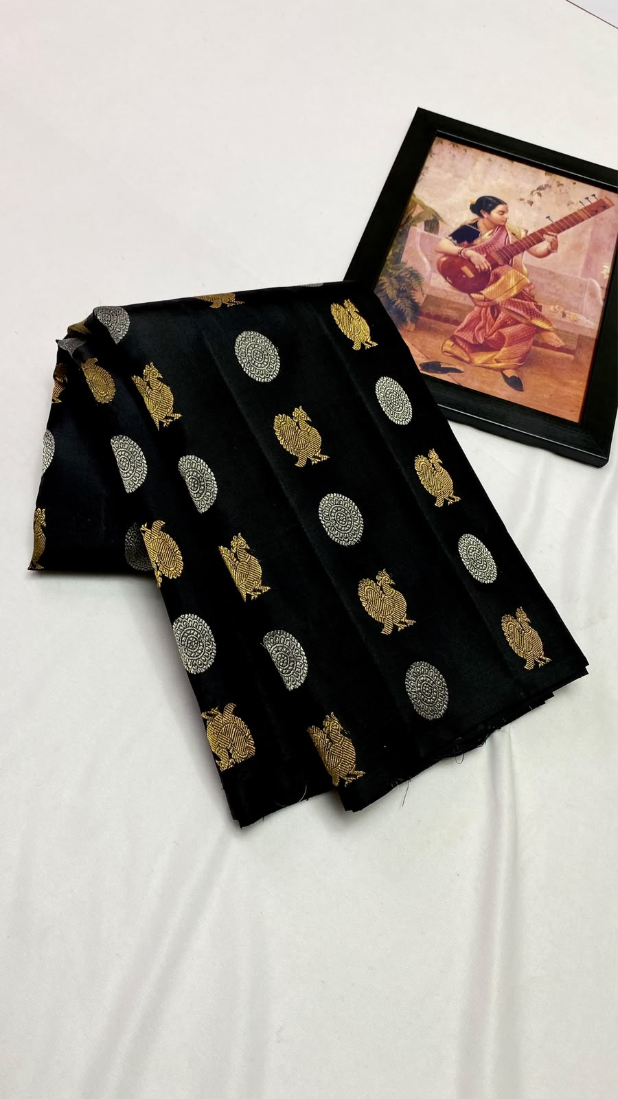 Black Beauty Art  Kanchipuram Traditional Handloom Silk Saree